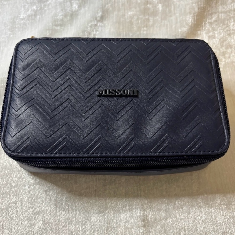 5/$25!! Missoni Navy Blue Travel Bag